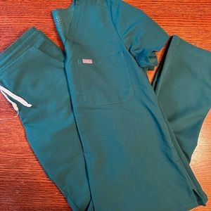 Figs Hunter Green Set